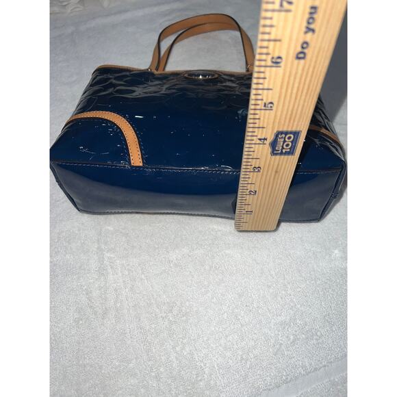 Coach Peyton F48166 Navy Tote & Ivory Leather Wristlet Bundle Excellent Sale!!!! - Picture 6 of 12
